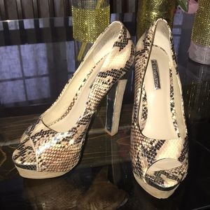 Like new Tan Boa peeptoes!!!!